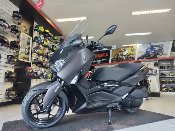 YAMAHA XMAX 300 CONNECTED ABS YAMAHA XMAX 300 CONNECTED ABS