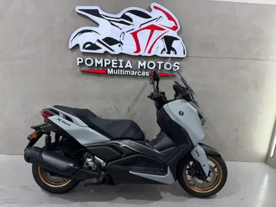 YAMAHA XMAX 300 CONNECTED ABS YAMAHA XMAX 300 CONNECTED ABS