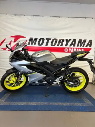 YAMAHA YZF R15 YAMAHA YZF R15