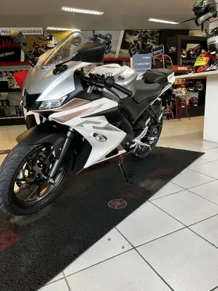 YAMAHA-YZF R15-2026