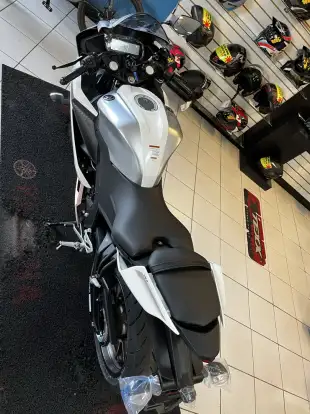YAMAHA-YZF R15-2026