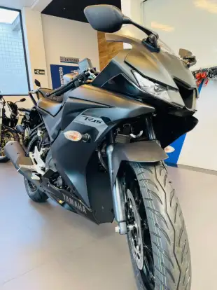 YAMAHA-YZF R15-2026