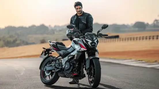 BAJAJ-DOMINAR NS400Z-2025
