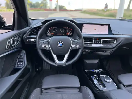 BMW-118i-1.5 12V GASOLINA SPORT GP STEPTRONIC BMW-118i-2022