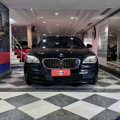 BMW-750i-2014