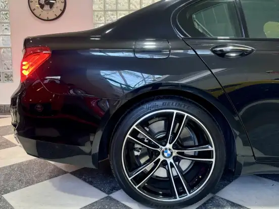 BMW-750i-4.4 M SPORT SEDAN V8 32V GASOLINA 4P AUTOMÁTICO BMW-750i-2014