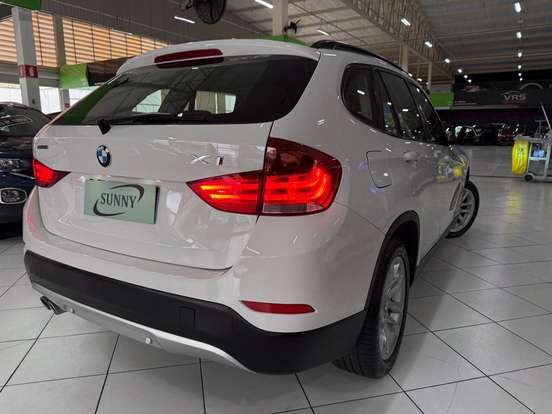 BMW-X1-2.0 20I 4X2 16V FLEX 4P AUTOMÁTICO BMW-X1-2015