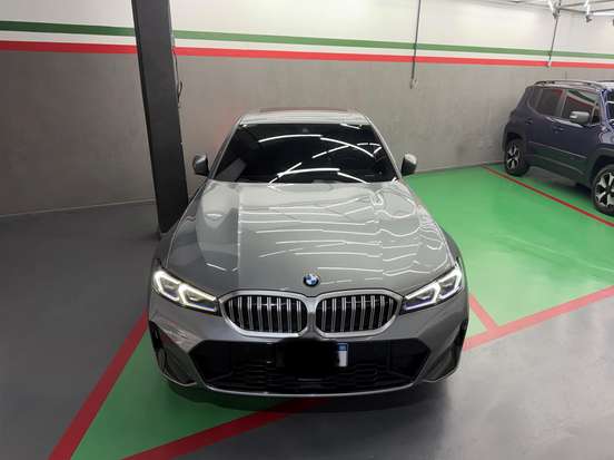 BMW-320i-2023