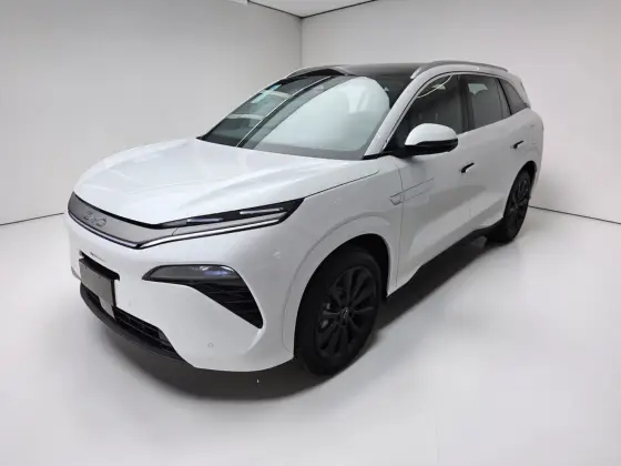 BYD ATTO 8 1.5 TURBO PHEV AWD AUTOMÁTICO BYD ATTO 8 1.5 TURBO PHEV AWD AUTOMÁTICO