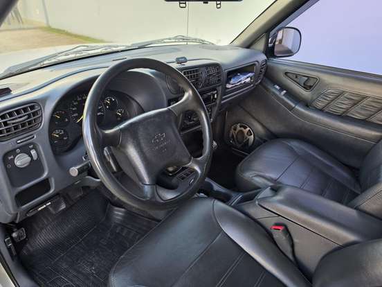 CHEVROLET-BLAZER-2.4 MPFI ST 4X2 8V GASOLINA 4P MANUAL CHEVROLET-BLAZER-2000