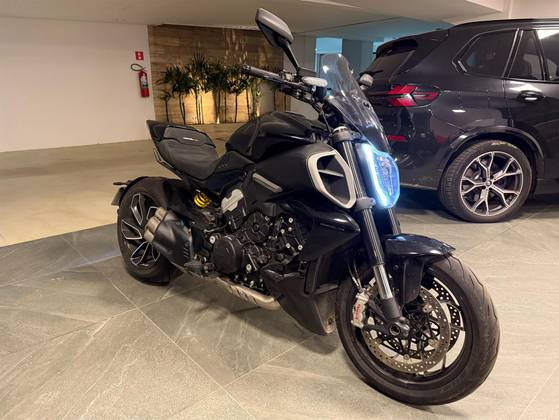 DUCATI DIAVEL V4 