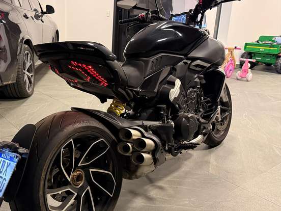 DUCATI-DIAVEL V4 DUCATI-DIAVEL V4-2025