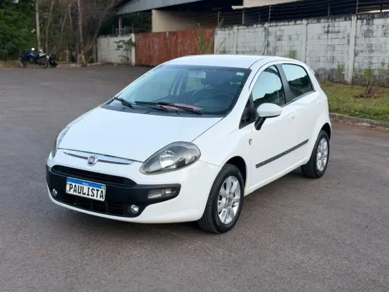 FIAT PUNTO 1.4 ATTRACTIVE 8V FLEX 4P MANUAL FIAT PUNTO 1.4 ATTRACTIVE 8V FLEX 4P MANUAL