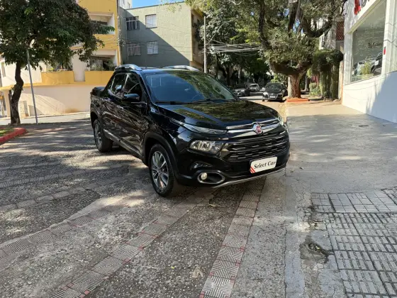 FIAT TORO 2.0 16V TURBO DIESEL VOLCANO 4WD AT9 FIAT TORO 2.0 16V TURBO DIESEL VOLCANO 4WD AT9