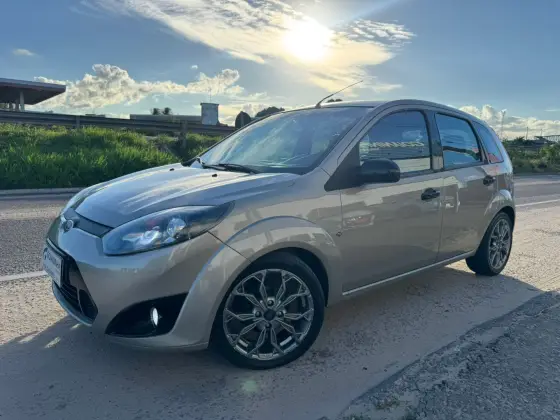 FORD FIESTA 1.6 ROCAM HATCH 8V FLEX 4P MANUAL FORD FIESTA 1.6 ROCAM HATCH 8V FLEX 4P MANUAL