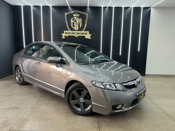 HONDA CIVIC 1.8 LXS 16V FLEX 4P AUTOMÁTICO HONDA CIVIC 1.8 LXS 16V FLEX 4P AUTOMÁTICO