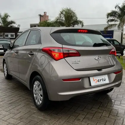 HYUNDAI HB20 1.0 COMFORT PLUS 12V FLEX 4P MANUAL HYUNDAI HB20 1.0 COMFORT PLUS 12V FLEX 4P MANUAL