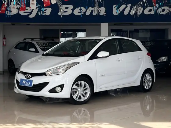 HYUNDAI HB20 1.6 PREMIUM 16V FLEX 4P AUTOMÁTICO HYUNDAI HB20 1.6 PREMIUM 16V FLEX 4P AUTOMÁTICO