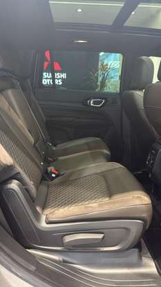 JEEP-COMMANDER-2023