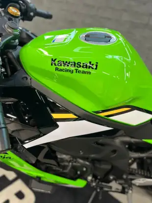 KAWASAKI-NINJA ZX-4R SE-2025