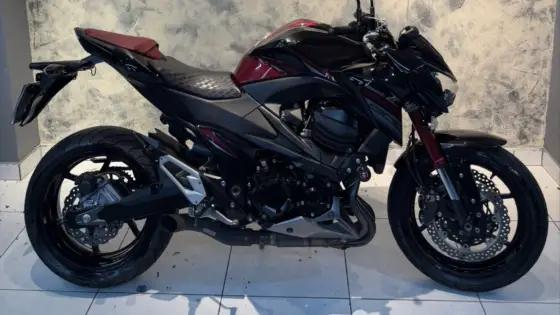 KAWASAKI Z800 KAWASAKI Z800