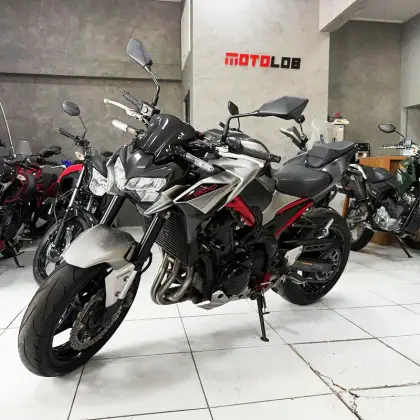 KAWASAKI Z900 