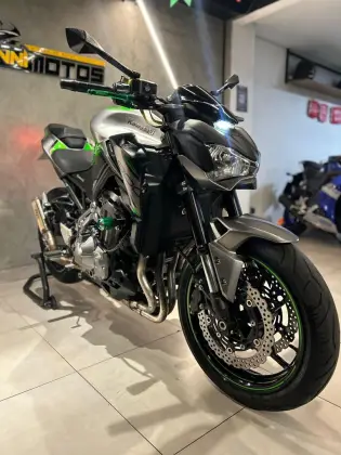 KAWASAKI Z900 