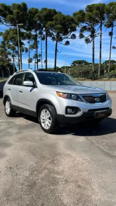KIA SORENTO 2.4 EX2 4X2 16V GASOLINA 4P 7 LUGARES AUTOMÁTICO KIA SORENTO 2.4 EX2 4X2 16V GASOLINA 4P 7 LUGARES AUTOMÁTICO