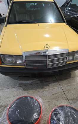 MERCEDES-BENZ-190 E-1983