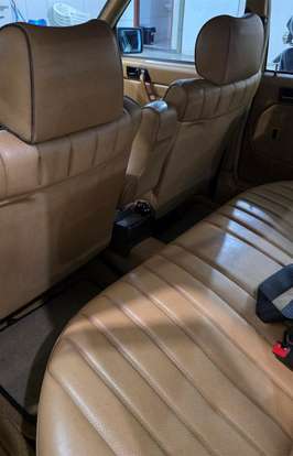 MERCEDES-BENZ-190 E-1983