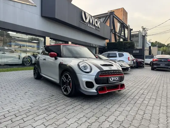 MINI COOPER 2.0 16V TWINPOWER GASOLINA JOHN COOPER WORKS 2P STEPTRONIC