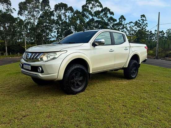 MITSUBISHI-L200 TRITON-3.2 HPE 4X4 CD 16V TURBO INTERCOOLER DIESEL 4P AUTOMÁTICO MITSUBISHI-L200 TRITON-2016