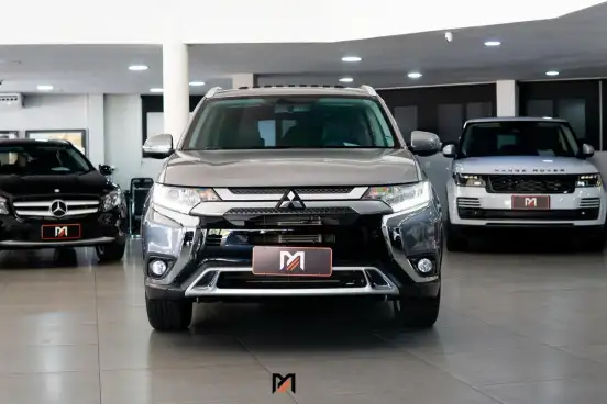 MITSUBISHI-OUTLANDER-2020