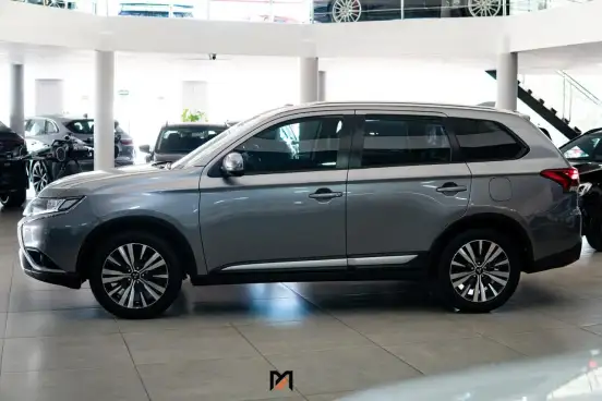 MITSUBISHI-OUTLANDER-2020