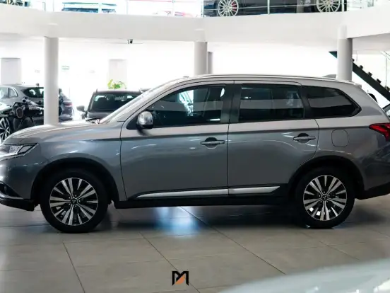 MITSUBISHI-OUTLANDER-2.0 MIVEC GASOLINA HPE AUTOMÁTICO MITSUBISHI-OUTLANDER-2020