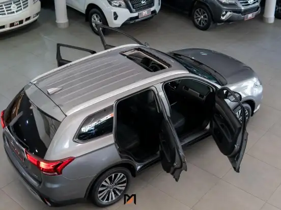 MITSUBISHI-OUTLANDER-2.0 MIVEC GASOLINA HPE AUTOMÁTICO MITSUBISHI-OUTLANDER-2020