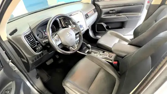 MITSUBISHI-OUTLANDER-3.0 GT 4X4 V6 24V GASOLINA 4P AUTOMÁTICO MITSUBISHI-OUTLANDER-2016