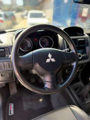 MITSUBISHI-PAJERO TR4-2013