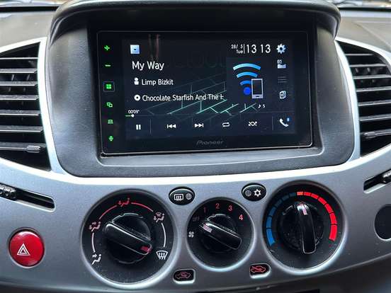 MITSUBISHI-L200 TRITON-2.4 HLS 4X2 CD 16V FLEX 4P MANUAL MITSUBISHI-L200 TRITON-2015
