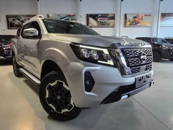 NISSAN FRONTIER 2.3 16V TURBO DIESEL PLATINUM CD 4X4 AUTOMÁTICO NISSAN FRONTIER 2.3 16V TURBO DIESEL PLATINUM CD 4X4 AUTOMÁTICO