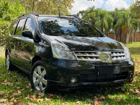 NISSAN GRAND LIVINA 1.8 SL 16V FLEX 4P AUTOMÁTICO NISSAN GRAND LIVINA 1.8 SL 16V FLEX 4P AUTOMÁTICO