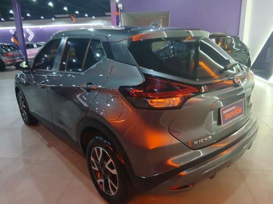NISSAN-KICKS-2023