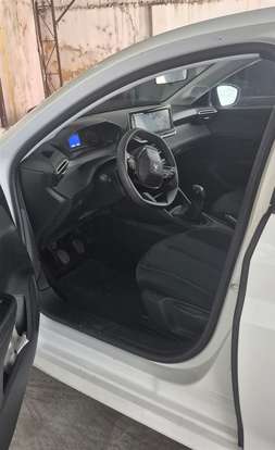 PEUGEOT-208-2023