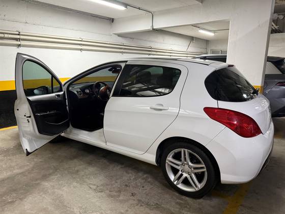 PEUGEOT 308 2.0 ALLURE 16V FLEX 4P AUTOMÁTICO
