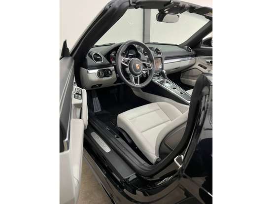 PORSCHE-718-2024