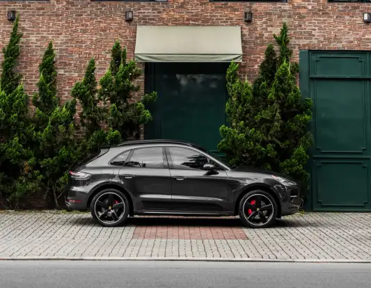 PORSCHE-MACAN-2020