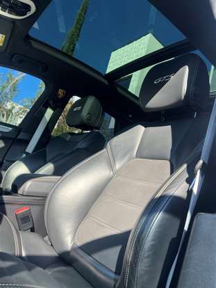 PORSCHE-MACAN-2016