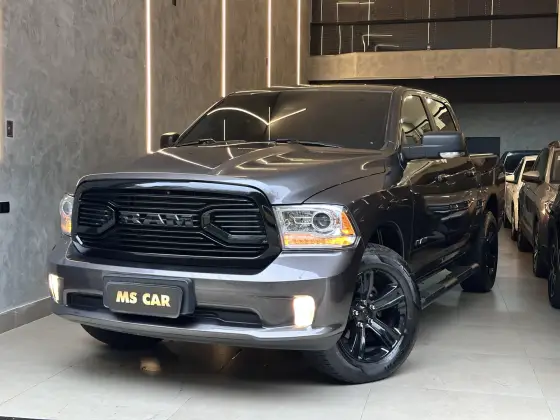 RAM CLASSIC 5.7 V8 GASOLINA LARAMIE CD 4X4 AUTOMÁTICO RAM CLASSIC 5.7 V8 GASOLINA LARAMIE CD 4X4 AUTOMÁTICO