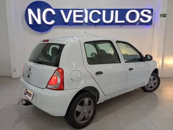 RENAULT-CLIO-2014