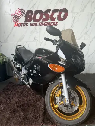 SUZUKI GSX-R750 SUZUKI GSX-R750